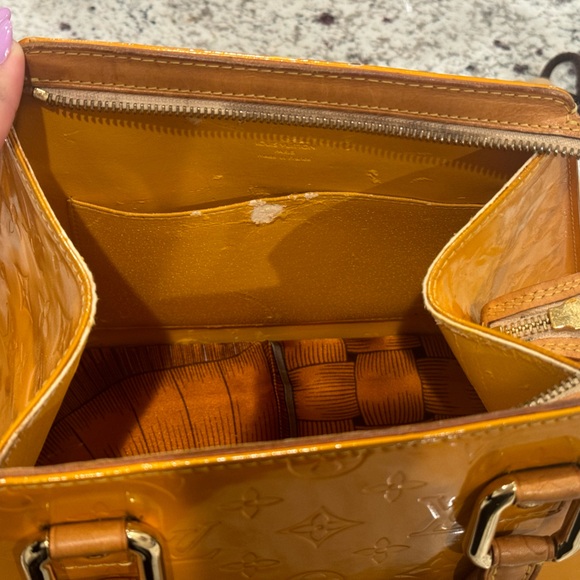 Vintage Louis Vuitton Yellow Vernis Forsythe (without scarf) - Picture 9 of 16